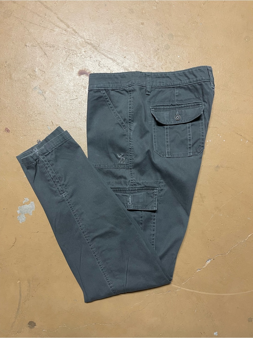 Women’s Abercrombie & Fitch Size 8 Cargo Pants